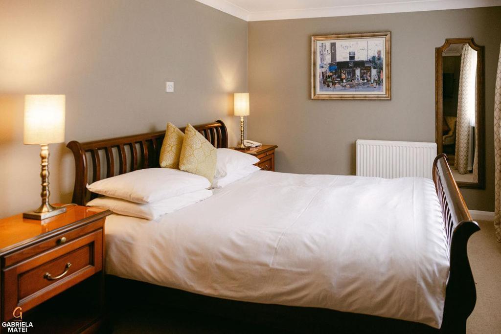 Crouchers Hotel Chichester Bagian luar foto